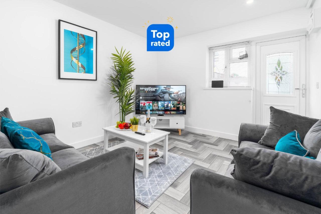 5 Bedroom House - 10 Guests - Multiple Off Street Parking - Garden - Smart Tv - Wifi - Contractors - Families - Groups Birmingham Exterior photo