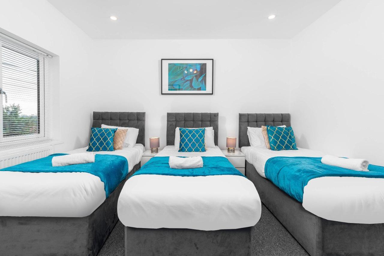 5 Bedroom House - 10 Guests - Multiple Off Street Parking - Garden - Smart Tv - Wifi - Contractors - Families - Groups Birmingham Exterior photo